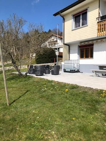 Nid D'Abeilles Appartement Tramelan Buitenkant foto